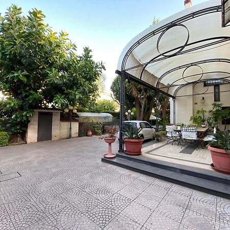 Villa Luigi XVI Таранто Екстериор снимка