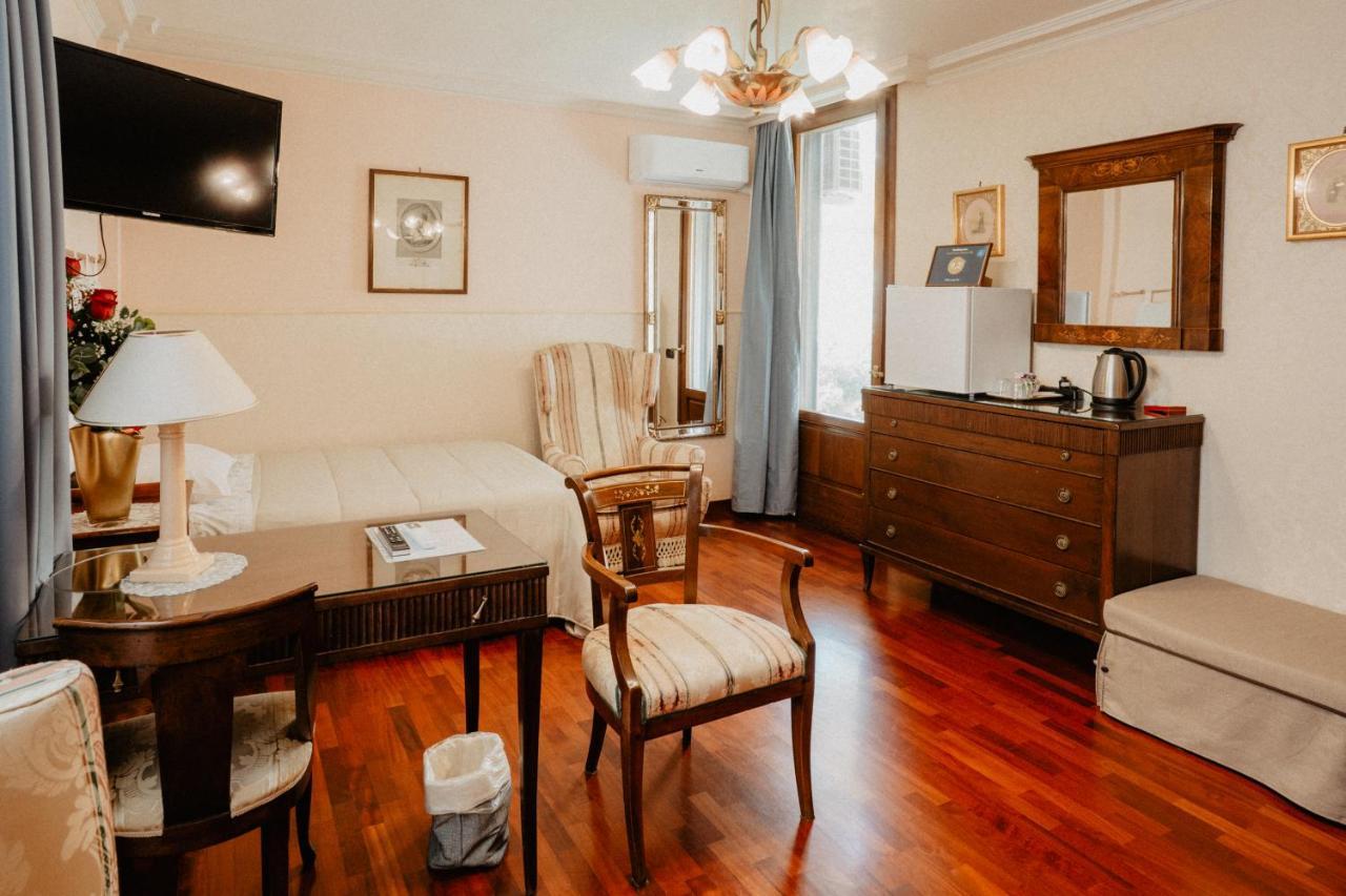 Villa Luigi XVI Таранто Екстериор снимка