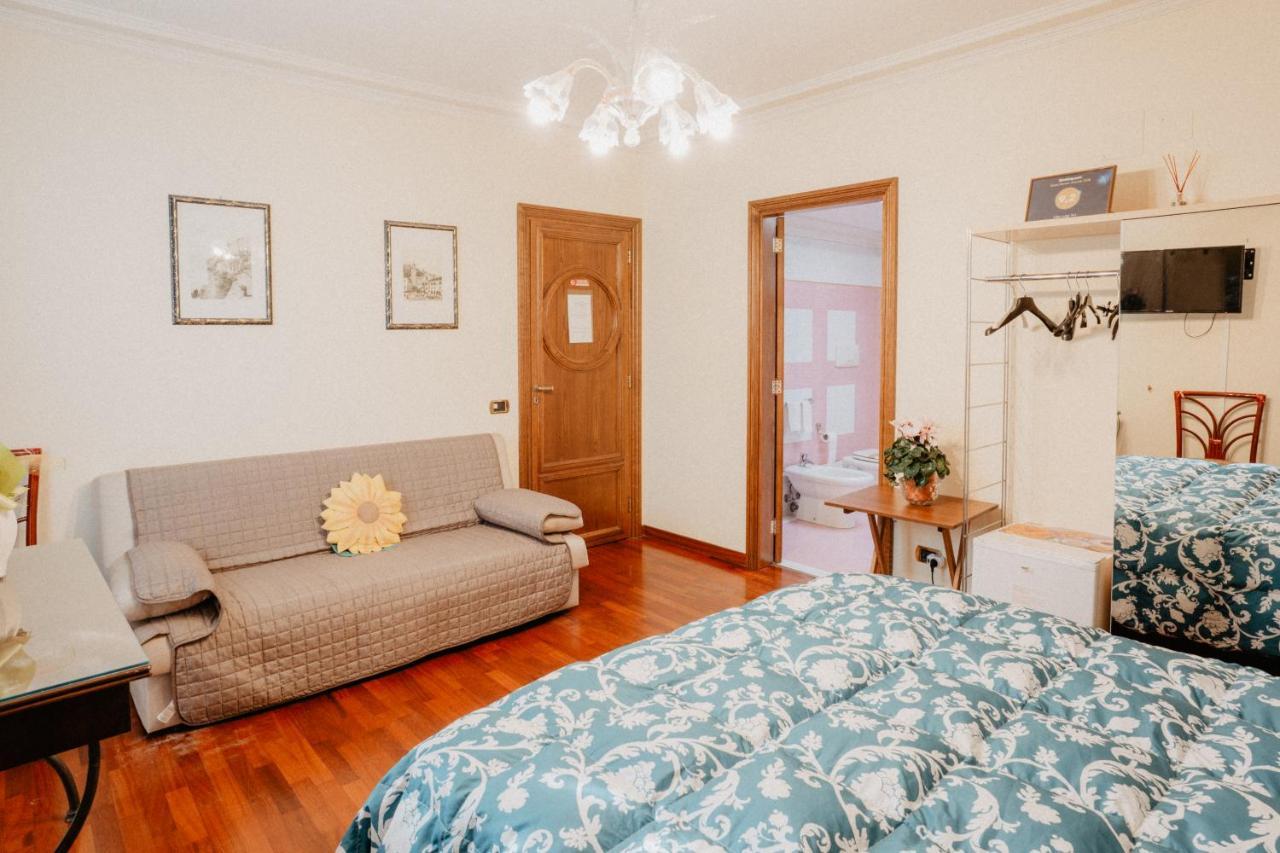 Villa Luigi XVI Таранто Екстериор снимка