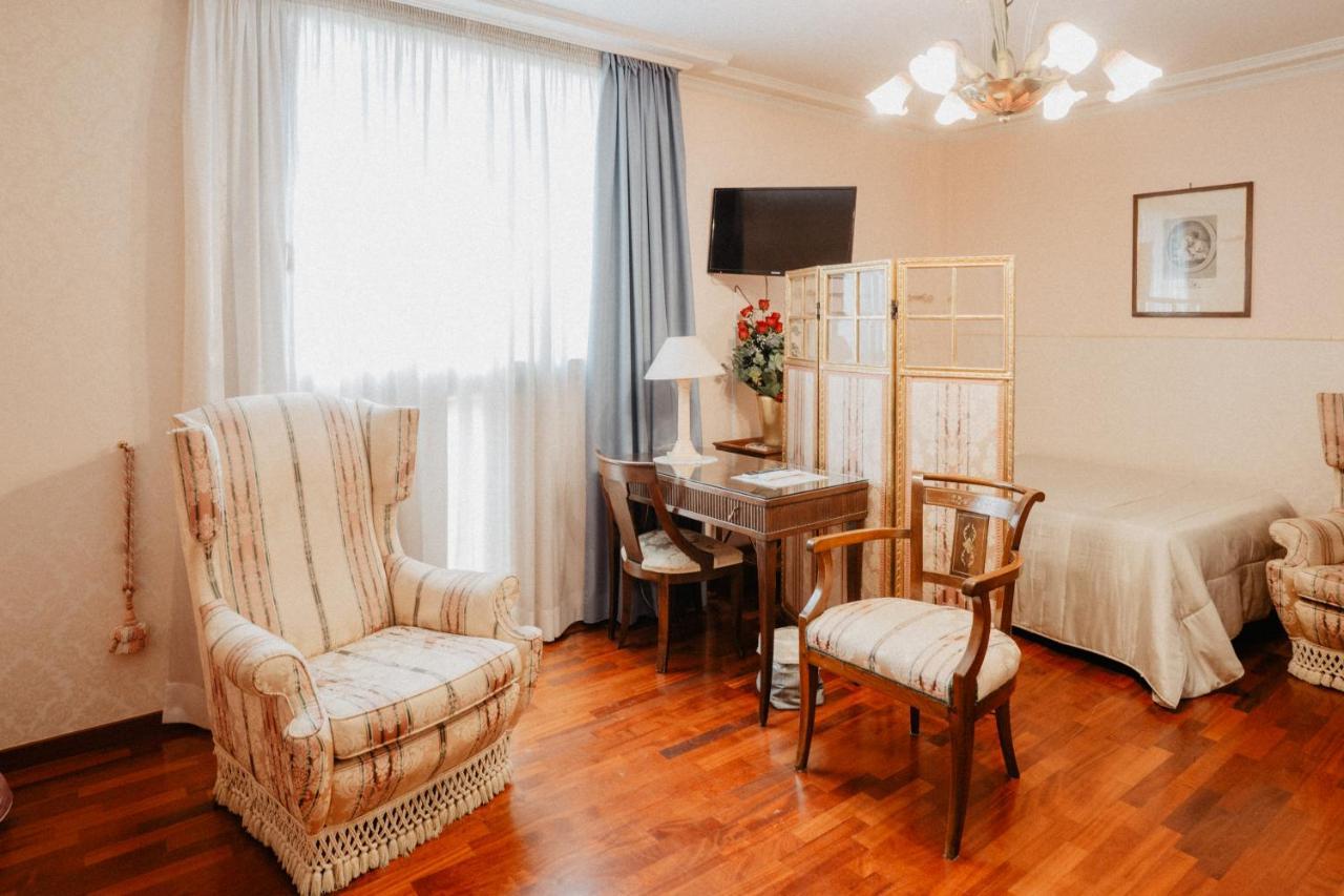Villa Luigi XVI Таранто Екстериор снимка