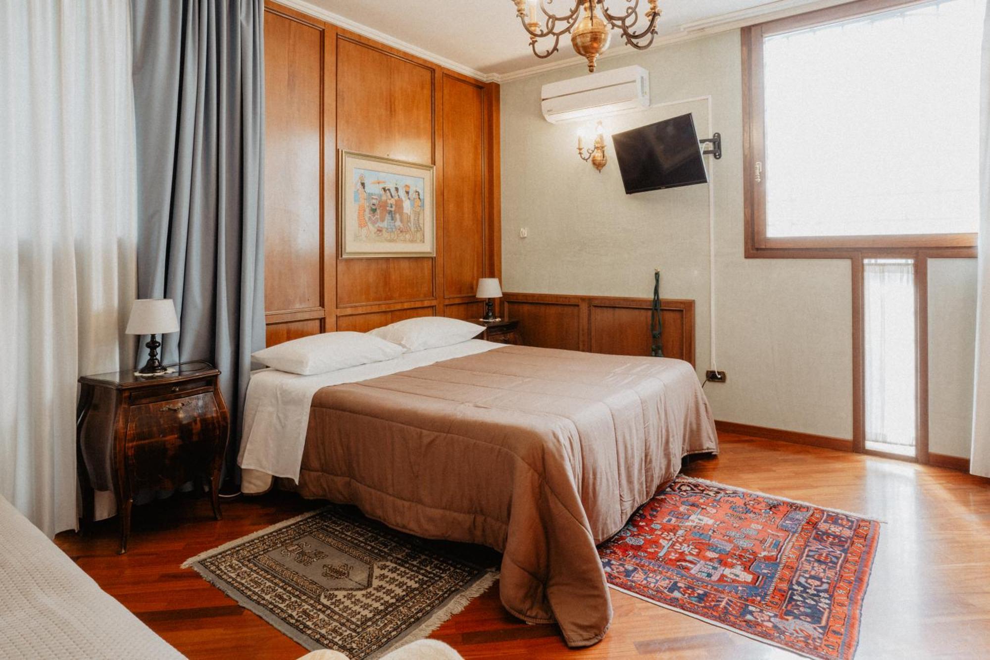 Villa Luigi XVI Таранто Екстериор снимка