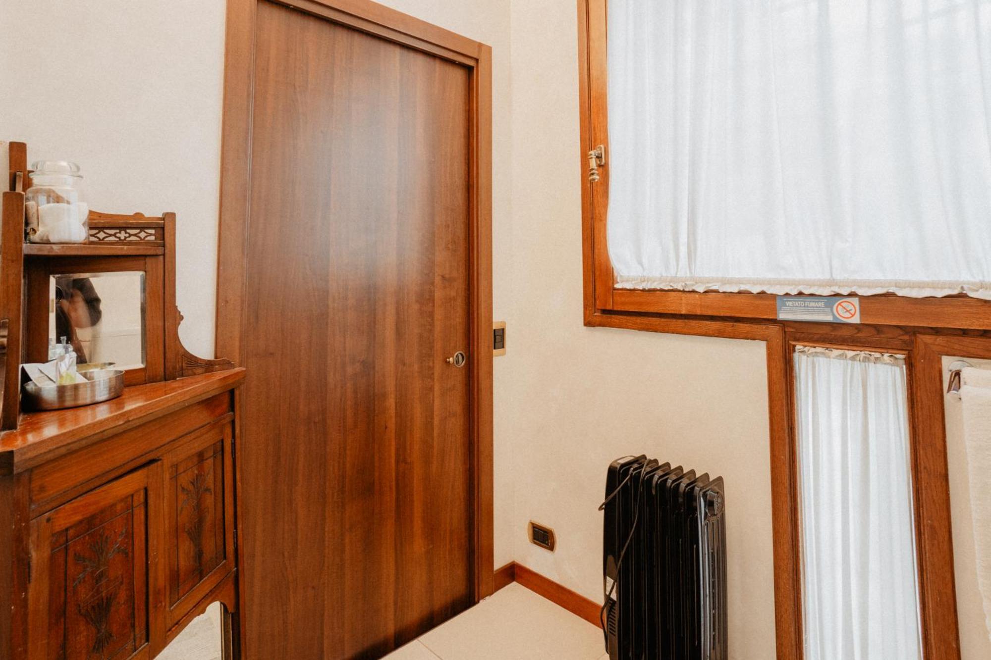 Villa Luigi XVI Таранто Екстериор снимка