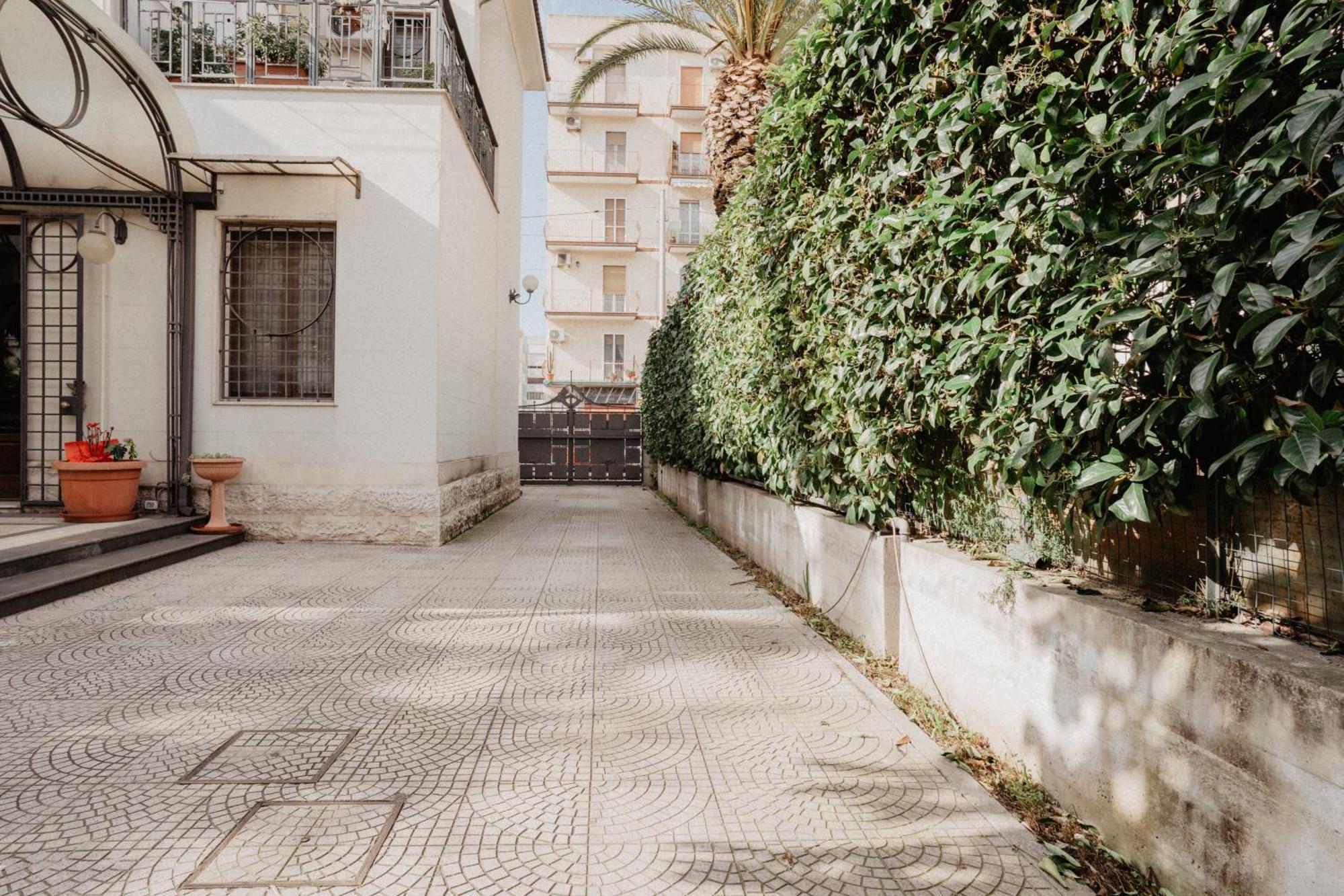 Villa Luigi XVI Таранто Екстериор снимка